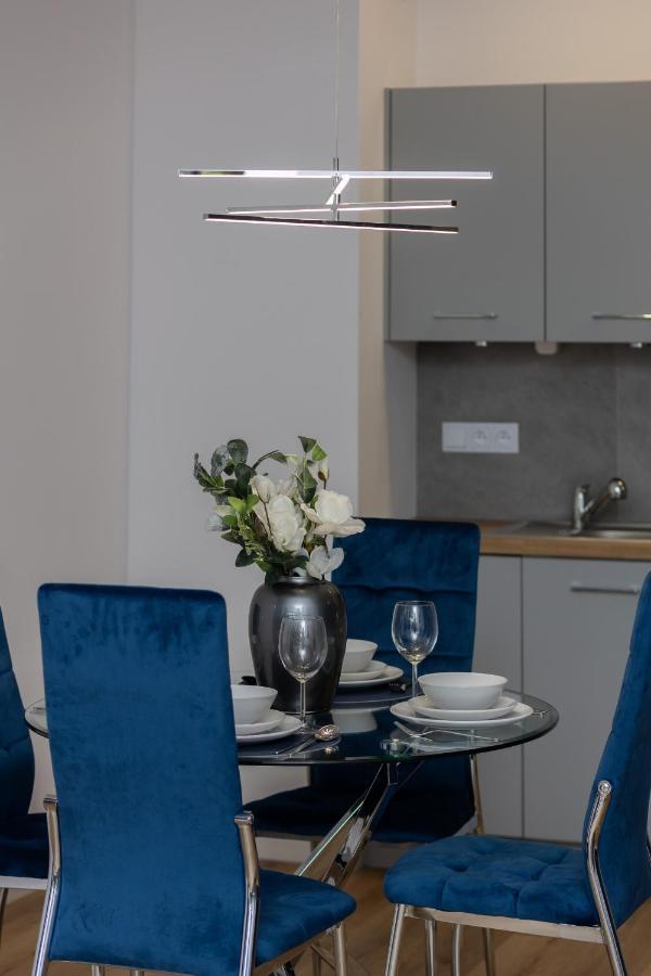 Apartment Avenue Solidarnosci On Wola By Noclegi Renters Warszawa Eksteriør bilde