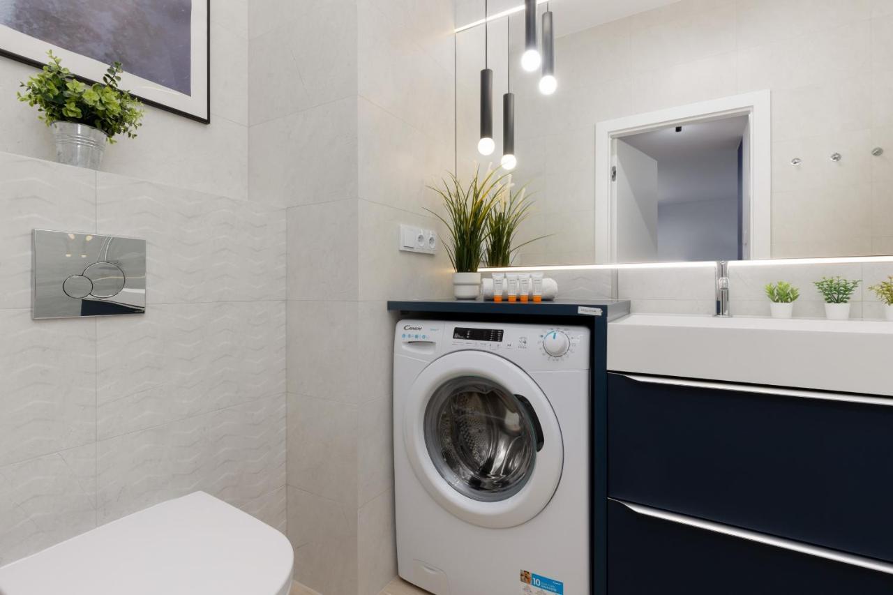 Apartment Avenue Solidarnosci On Wola By Noclegi Renters Warszawa Eksteriør bilde